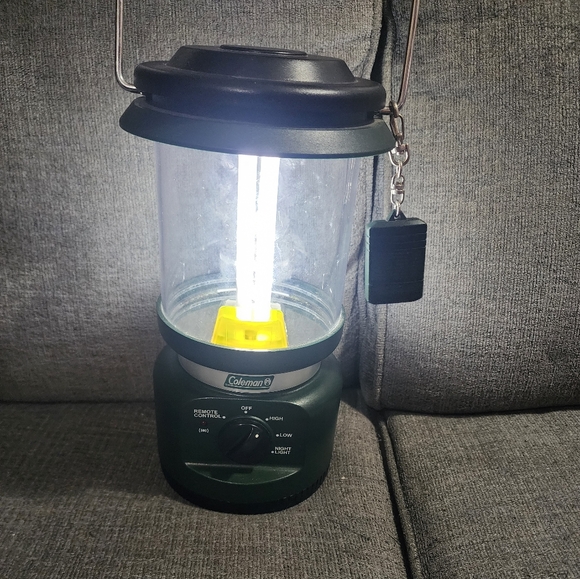 Coleman Remote Control Family Size-Lantern - Picture 2 of 6